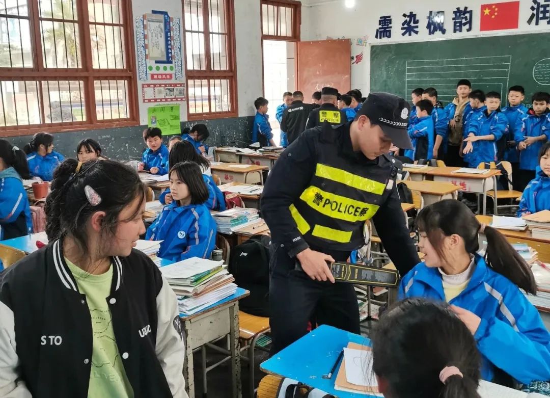 贵州惠水县公安局坚持“四个到位”筑牢校园安全防线