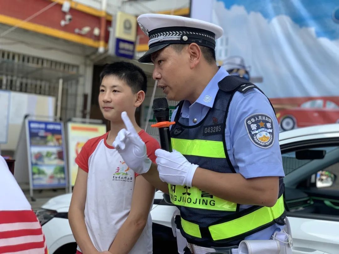 "美丽乡村行"步履不停!交通安全“声”入人心