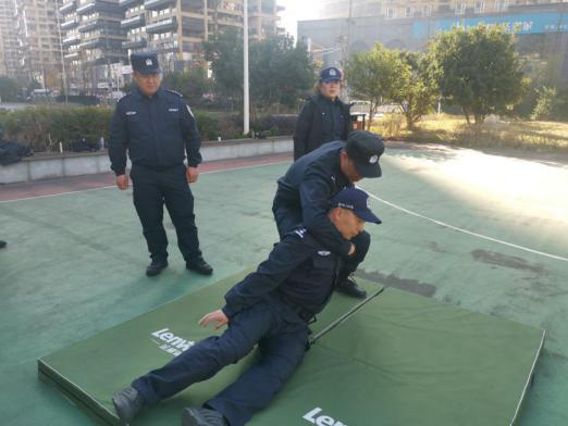 贵州六盘水市检察机关举行司法警察训练考核验收