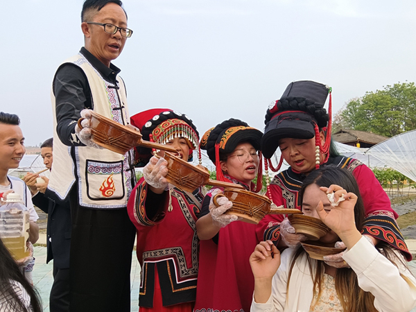 贵州省文艺家助力乡村振兴诗歌朗诵会在金沙县举行