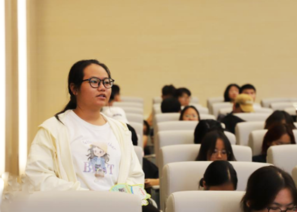 杨志军博士在贵州民族大学激情演讲《梦想》