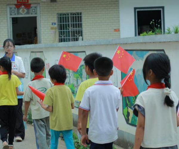 百千万工程|广州卫生职业技术学院临床医学院“EYE民心”青年突击队：踏红迹传薪火初心，绘丹心育新人使命